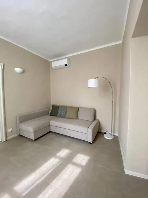 Home 11 Piacenza Italy
