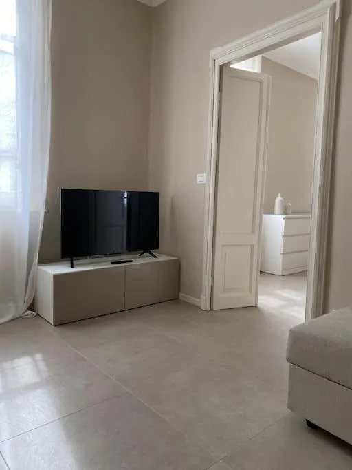 Home 11 Piacenza Apartment