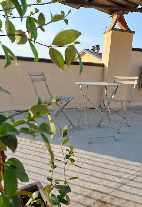 Home 11 Piacenza Apartment